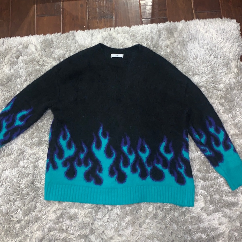 Adika fire sweater